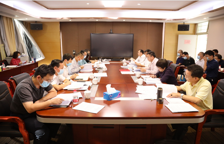 校党委常委会召开扩大会议 学习宣传贯彻党的二十大精神